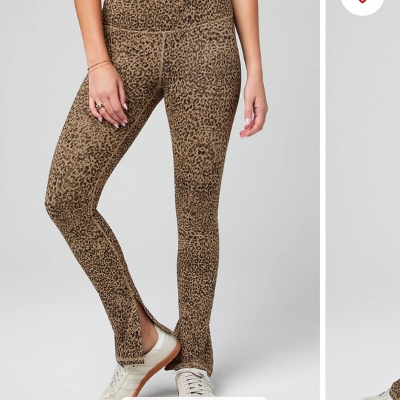 Leopard Print High-Waisted Powerhold Leggings - Picture 3 of 7